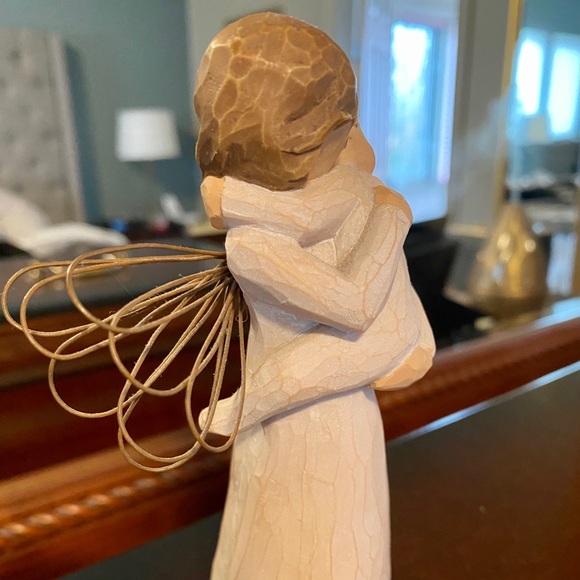 SOLD 🏷 EUC Willow Tree Angel’s Embrace figurine - Picture 3 of 6